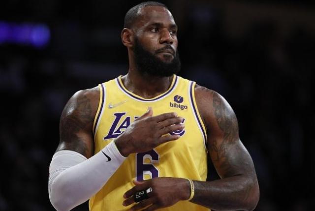 开云体育网址-湖人4战3胜重上分区第六 詹姆斯直言一切都靠防守