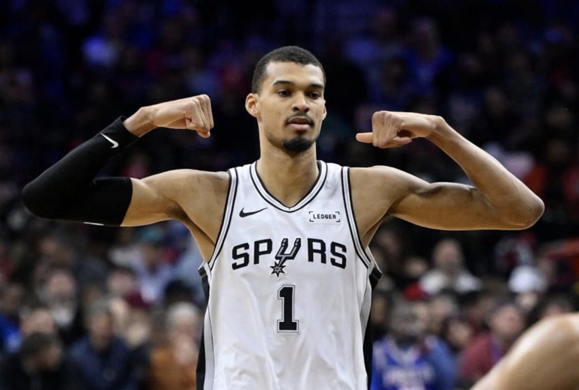 体育娱乐-文班：当齐心协力打出团队篮球时，我们就是世界最强的球队